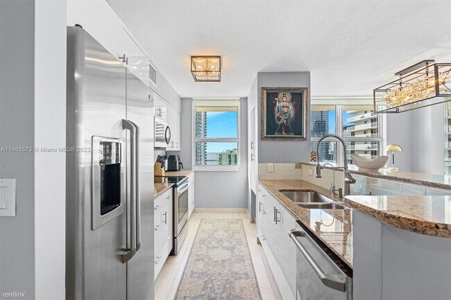 Foto del edificio - 2 br, 2 bath Condo - 1155 Brickell Bay Dr ...