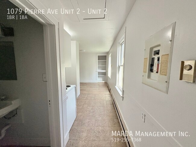 Photo du bâtiment - COZY 1 BED/1 BATH UPPER UNIT - WALKERVILLE...
