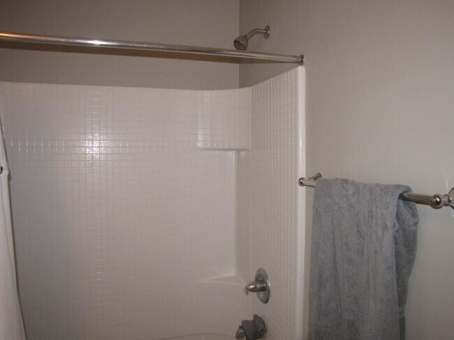 Foto del edificio - Vista Montana Estates 3 Bed 2.5 Bath
