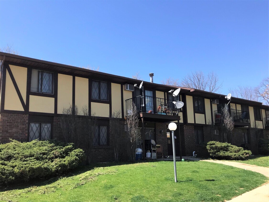 Foto principal - 2442 Chalet Gardens Ct