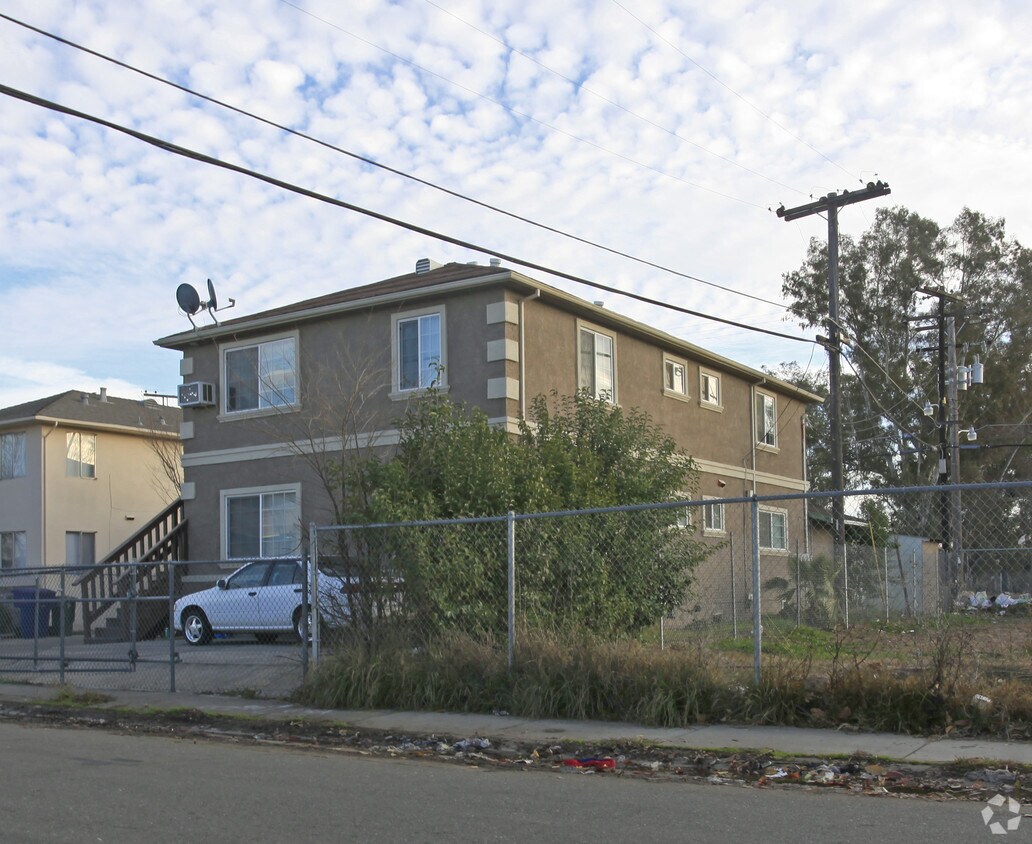 Foto del edificio - 5352 Young St