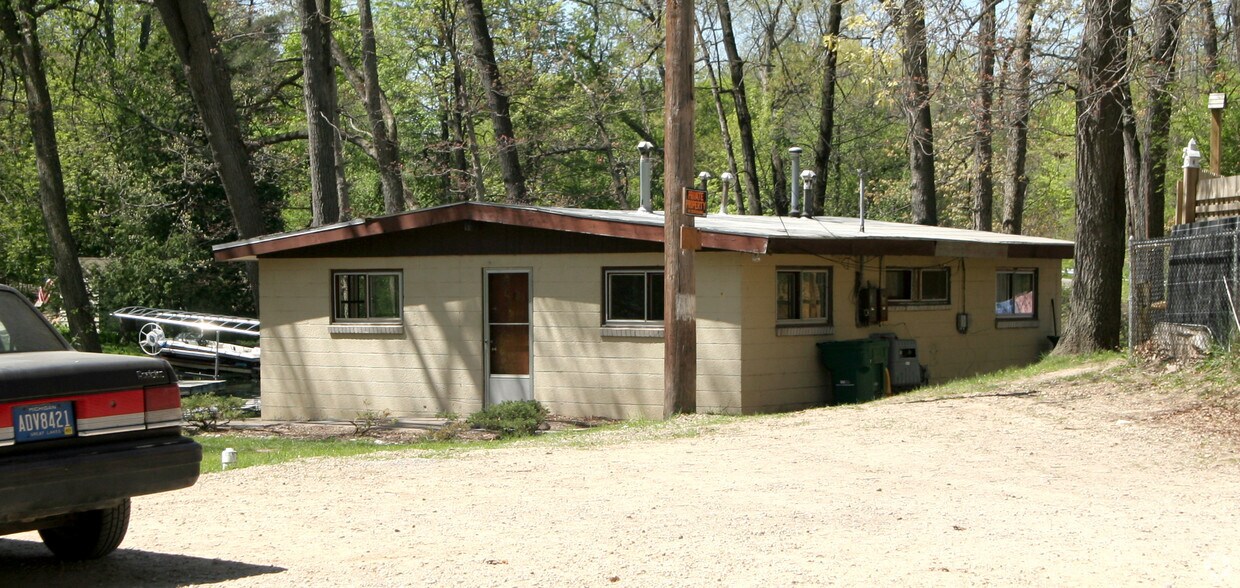 Primary Photo - 731 Manotic St