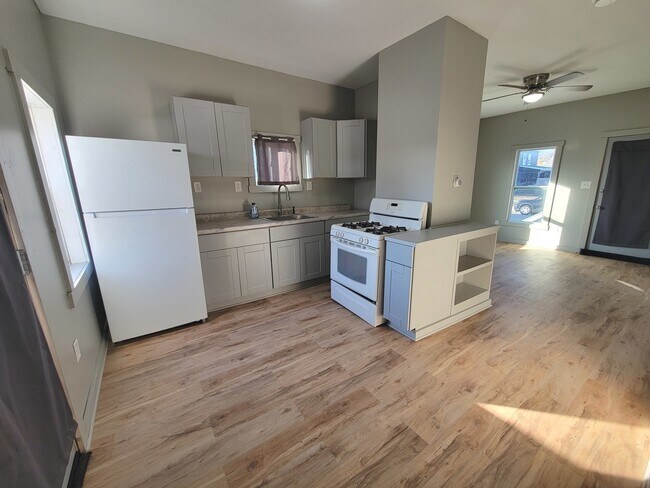 Foto del edificio - 533 Deleon St