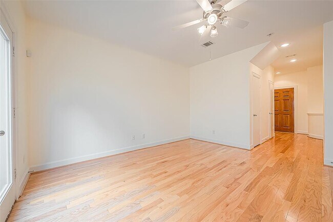 Foto del edificio - 3722 Main Poplar Dr