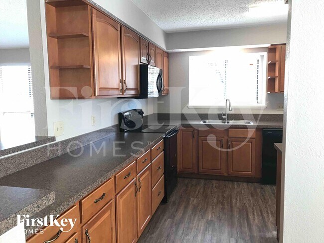 Foto del edificio - 1007 Creighton Ct