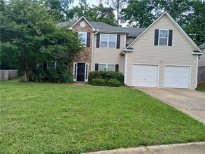 Building Photo - 215 Barberry Ln