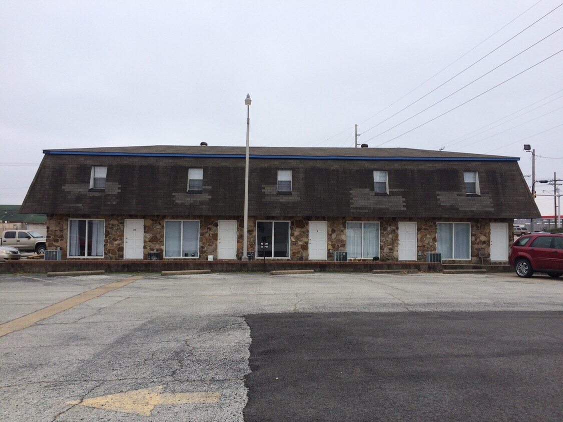 1620 S Caraway Rd Unit 6, Jonesboro, AR 72401 Apartments in Jonesboro