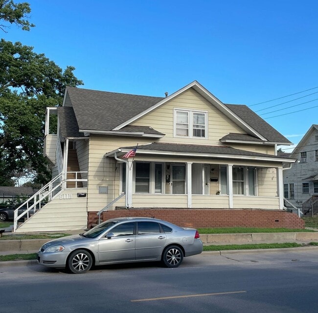 Building Photo - 511 N Poplar