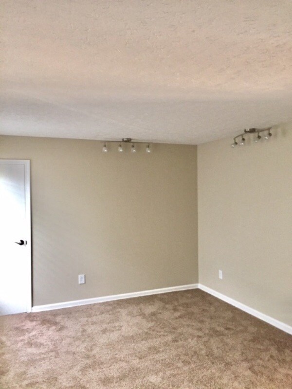 Building Photo - 5700 Maldon Dr