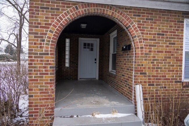 Building Photo - 1627 N Tibbs Ave