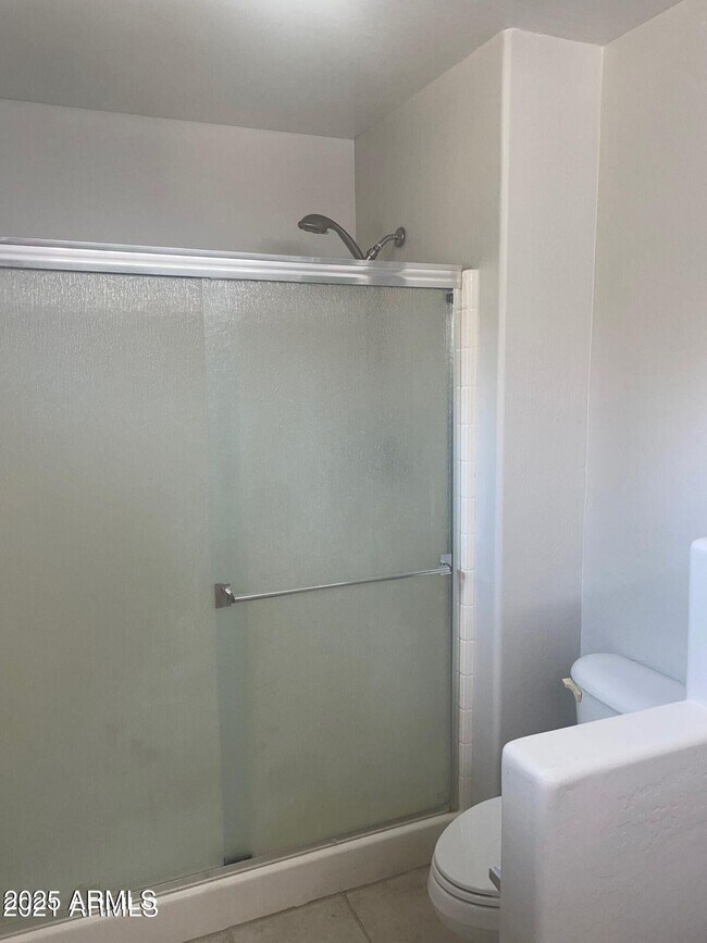 Foto del edificio - 1351 N Pleasant Dr