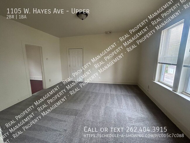 Building Photo - 2 Bedroom Upper