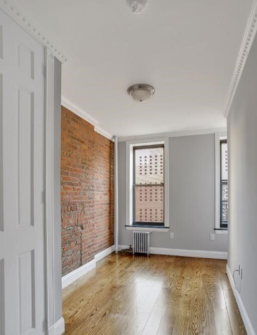 Foto principal - 438 W 52nd St