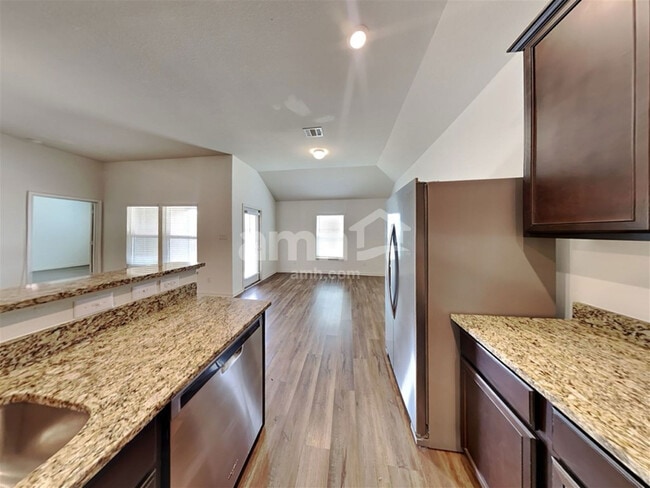 Building Photo - 1373 Violet Ln