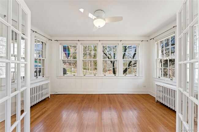 Foto del edificio - 92 Pocantico St