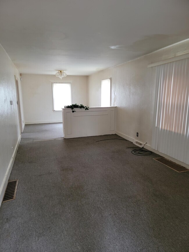 Foto del edificio - 2124 W Millman St