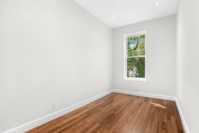 Building Photo - 179 Meserole Ave