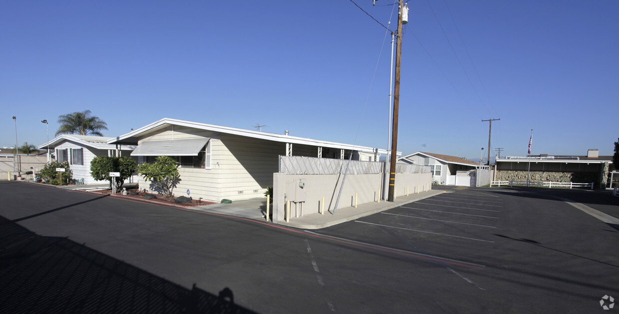 Building Photo - Rancho La Paz