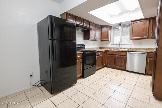 Building Photo - 11617 Soberana Ln