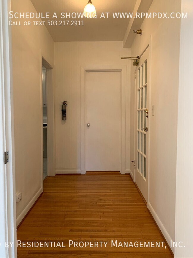 Foto del edificio - 1811 NW Couch-205
