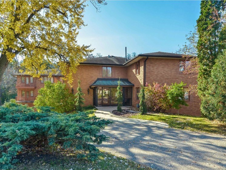 4401 Valley View Road Apartments Edina, MN