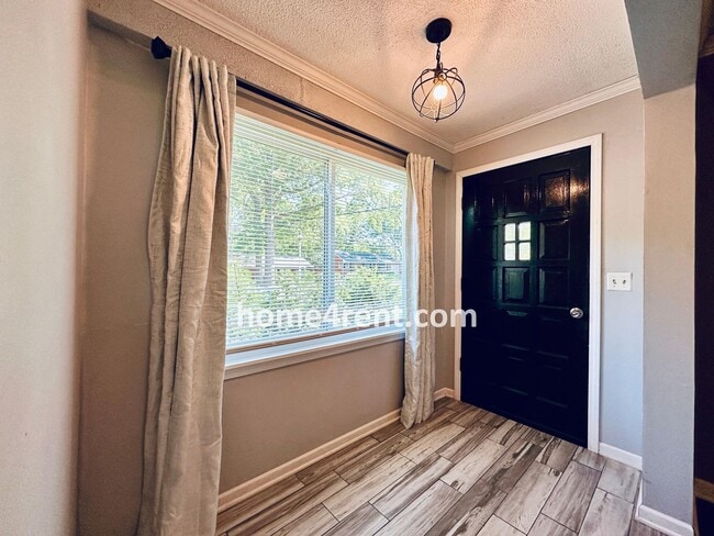 Building Photo - Overland Park Ranch w/ Wood Floors, Update...