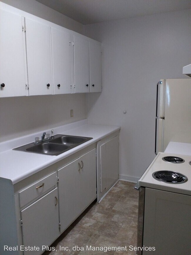 Building Photo - 2 br, 1 bath Apartment - 604 A East Main St.