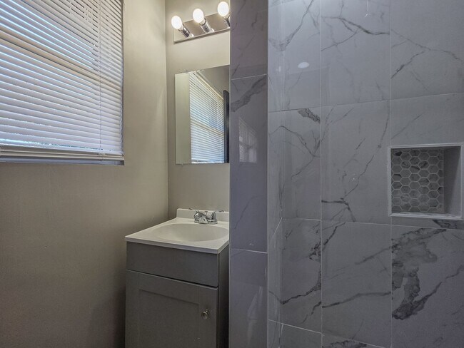 Foto del edificio - SOLD, lightening fast! 3 bedroom, 2 bath home