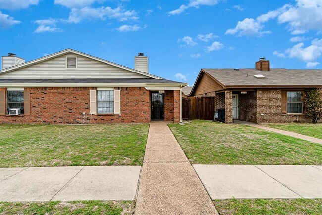 Building Photo - 4408 Columbus Trail