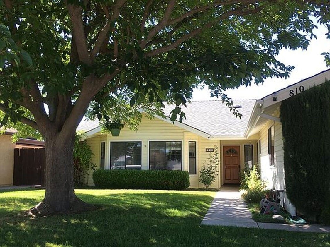 3 br, 2.5 bath House 810 Wade Dr House Rental in Paso Robles, CA