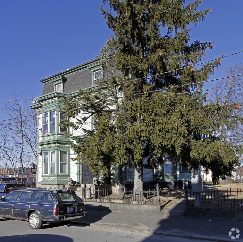 Building Photo - 8 Somerset St
