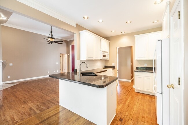 Photo - 150 Stonebrook Ln House