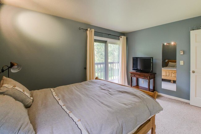 Foto del edificio - 5020 Main Gore Pl