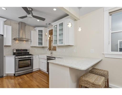 Building Photo - 428 Revere St