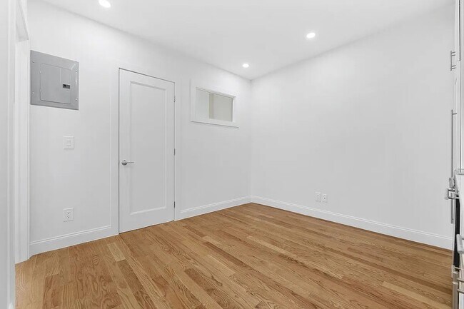 Foto del edificio - 210 East 31st Street