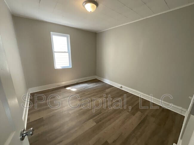 Building Photo - 115 N Penn St