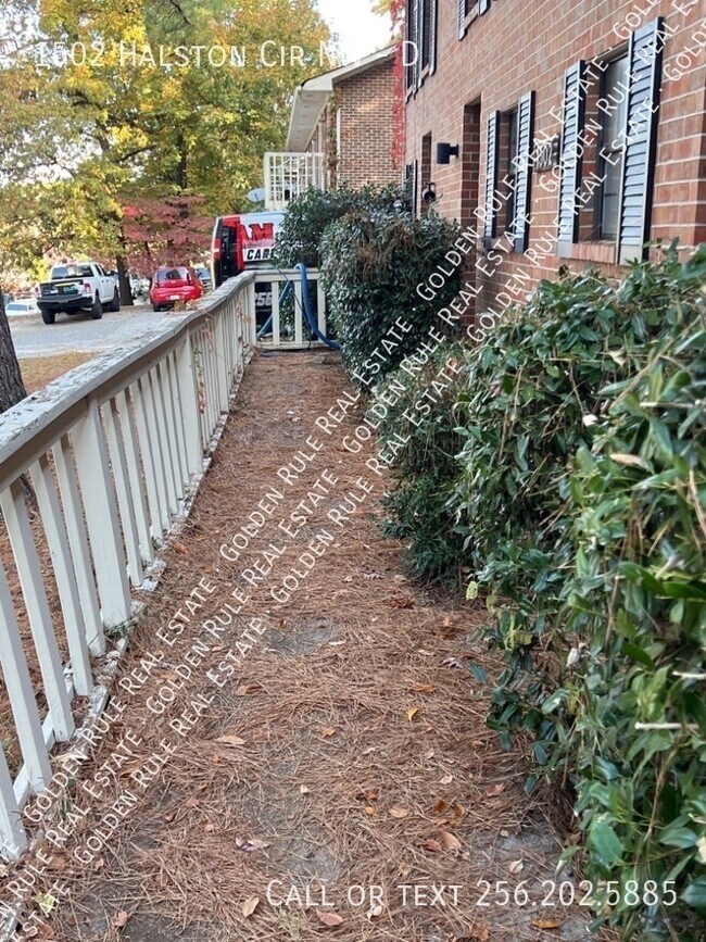 Foto del edificio - 1502 Halston Cir NW