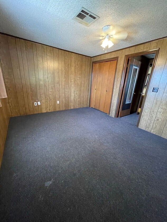 Building Photo - $77 Move In Special