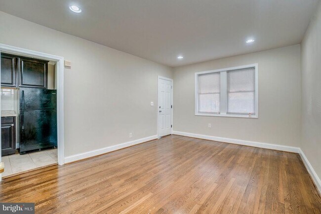 Building Photo - 149 Denison St