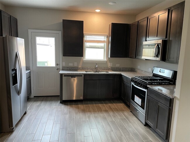 Building Photo - 827 Redinger Ridge Dr