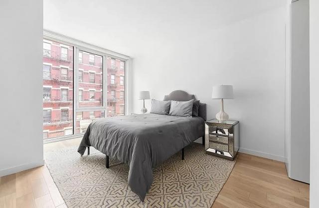 Foto del edificio - 2 bedroom in New York City NY 10019