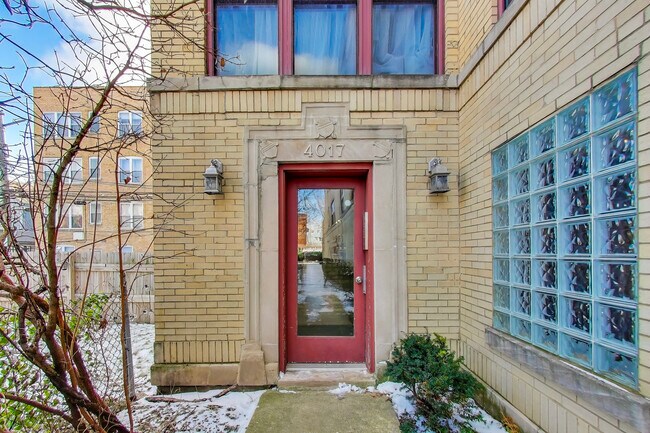 Foto del edificio - 4017 N Troy St