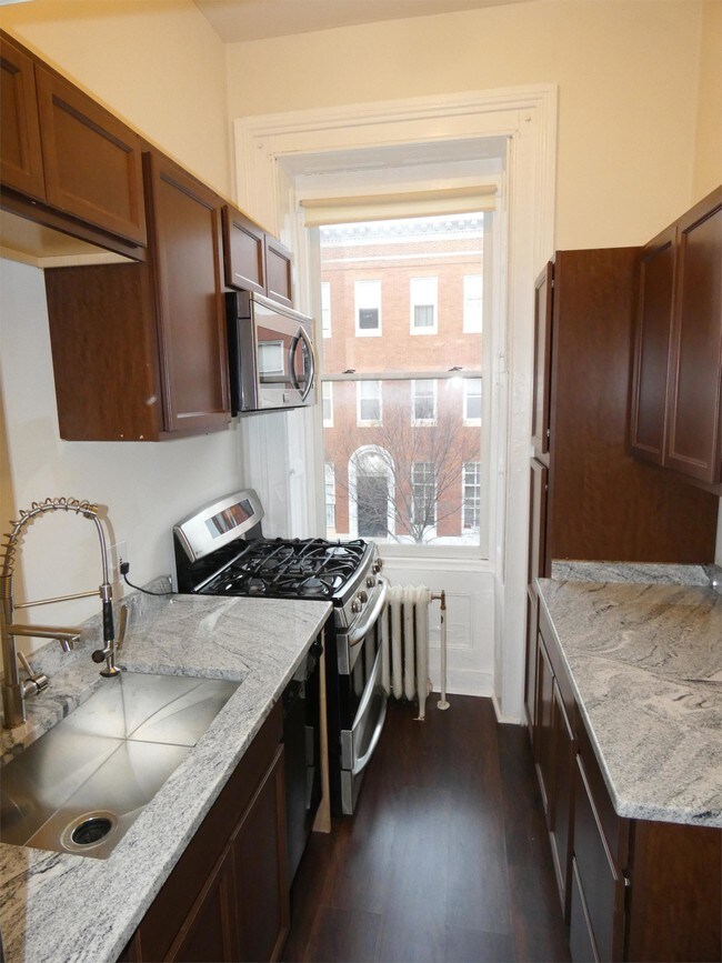 Building Photo - 1402 Madison Ave