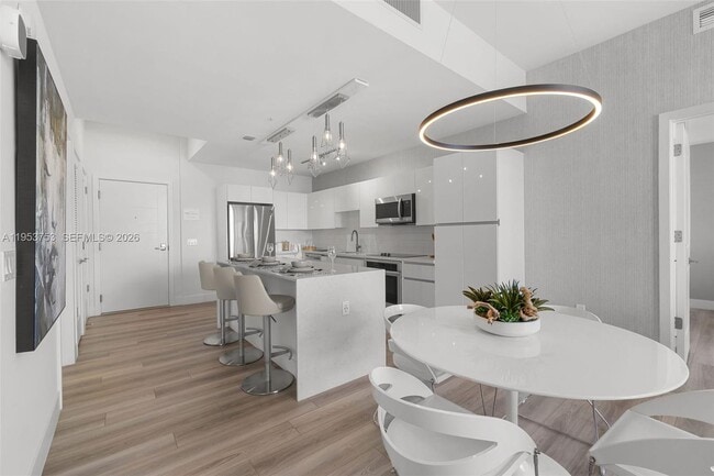 Foto del edificio - 101 Diplomat Pkwy