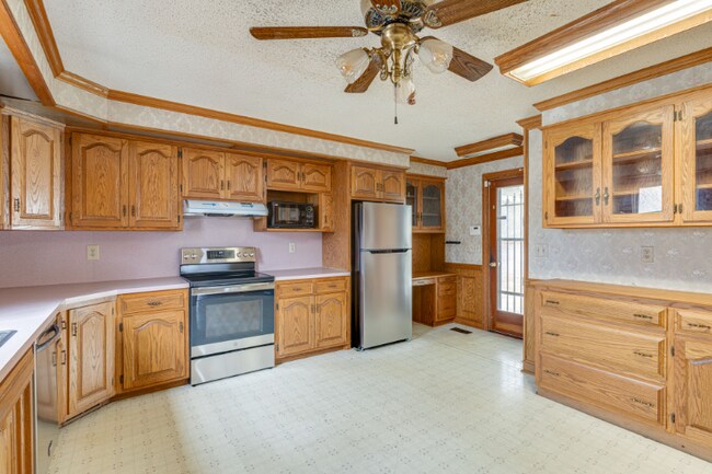 Building Photo - 160 Dellway Dr