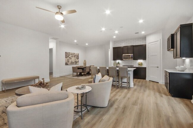 Building Photo - 363 Springfield Terrace Dr