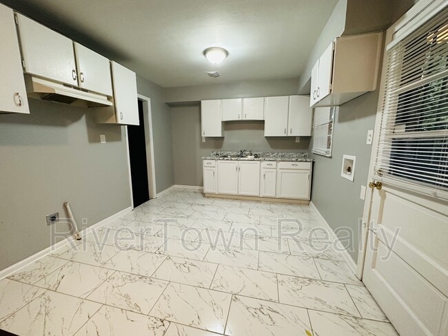 Foto del edificio - 5332 Millbranch Rd