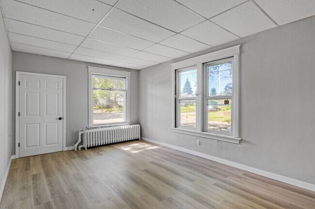 Building Photo - 1541 Carroll Ave