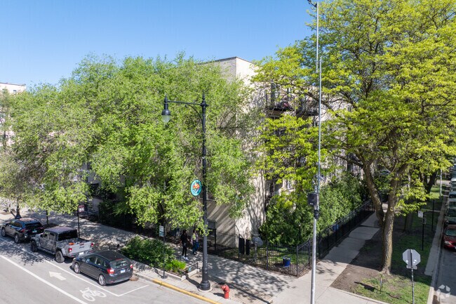 Alternate Exterior - 6954 N Greenview Ave