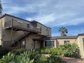 Building Photo - 1626-1628 W Walnut Ave